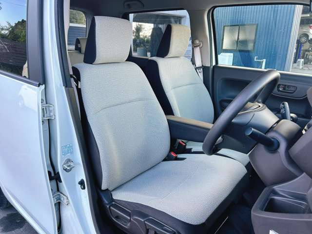 お客様のご予算帯に合わせたお車を常時100台以上取り揃えています!当社のスタッフがお客様のお車選びをしっかりサポートしご提案させていただきます!