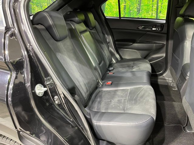 後部座席も気になるようなキズ・汚れやへたり等、大きなダメージはなく、良好な状態です。