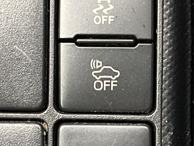 【トヨタセーフティセンス】走行中に前方の車両等を認識し、衝突しそうな時は警報とブレーキで衝突回避と被害軽減をアシスト。より安全にドライブをお楽しみいただけます。