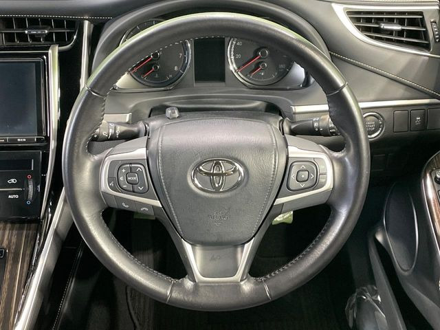 �y�����v�����X�e�A�����O�z�㎿�Ȋv���g�p���邱�ƂŁA��ɂ����������݂ƂĂ��^�]���₷���n���h���ł���