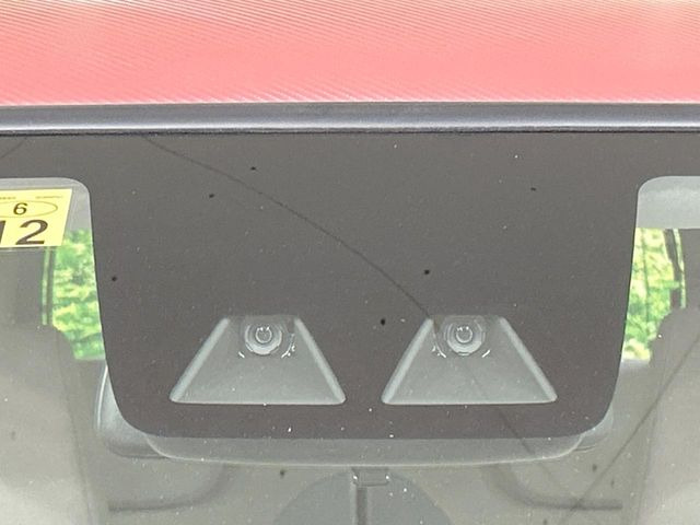 �y�X�}�[�g�A�V�X�g�z���s���ɑO���̎ԗ�����F�����A�Փ˂������Ȏ��͌x��ƃu���[�L�ŏՓˉ���Ɣ�Q�y�����A�V�X�g�B�����S�Ƀh���C�u�����y���݂��������܂��B