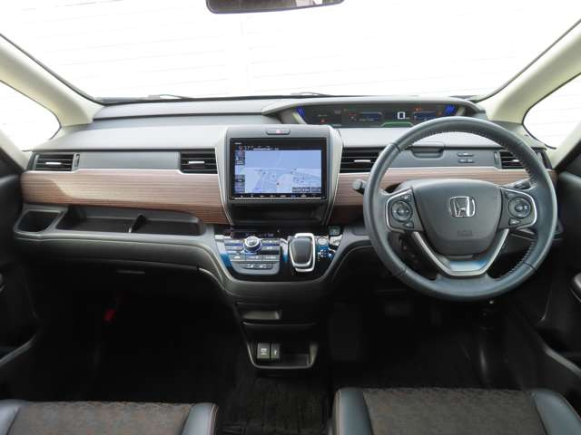 フリード1.5 ハイブリッド クロスター