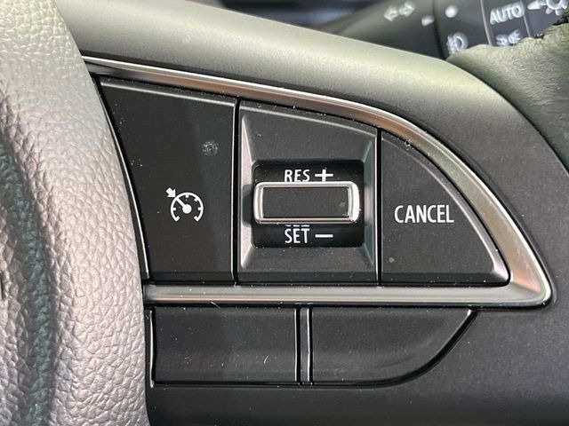 【クルーズコントロール】高速道路もラクラク走行。アクセルを離しても一定速度で走行ができ、長距離運転時の負担を軽減!加速・減速も簡単なスイッチ操作で調整できます。