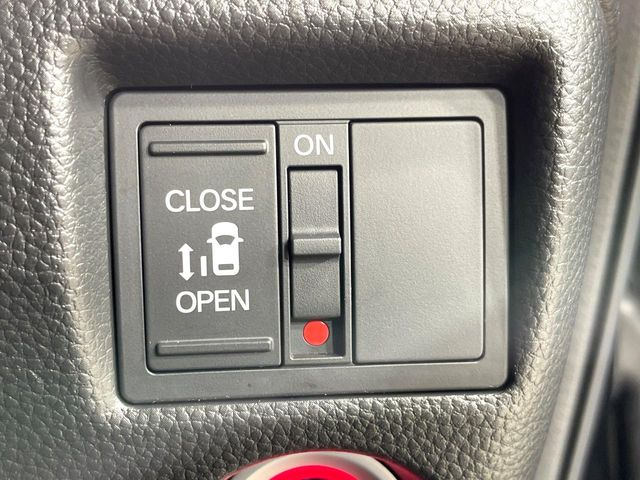 �y�p���[�X���C�h�h�A�z�X�}�[�g�L�[��^�]�Ȃ̃X�C�b�`�ŃX���C�h�h�A�̊J���\���d��������͂����ăh�A���J����K�v�������A���������q�l�ł��A�d���ו��������Ă��鎞�����N�ɊJ���߂ł��܂���