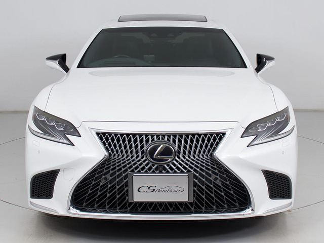 外装は大変綺麗な状態となります!光沢や艶もバッチリです。さらにガラス系ボディコーティングの施工もお任せください。多くの経験と実績から、お客様の使用用途に合ったコーティングをご提案させて頂きます。