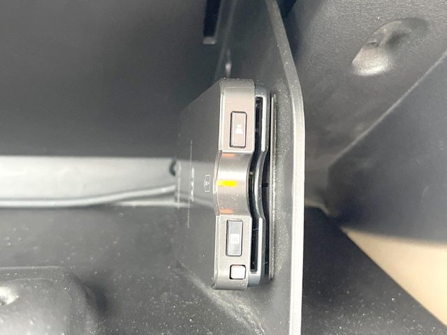 ●ETC車載器(アンテナ分離型音声案内タイプ):お引き渡し時には再セットアップを実施後、お渡しいたします。マイレージ登録に関してもお気軽にスタッフまでお尋ねください。