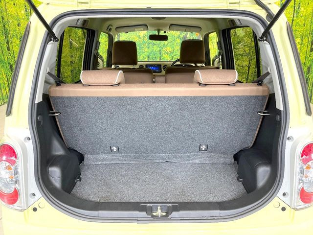 ���i�̂���������ʋ΁A���}���ɏ\���ȉ׎��X�y�[�X���m�ۂ��Ă���܂��B�Z�J���h�V�[�g��|���ƁA�傫�ȉו��̐ύڂ��\�ł���