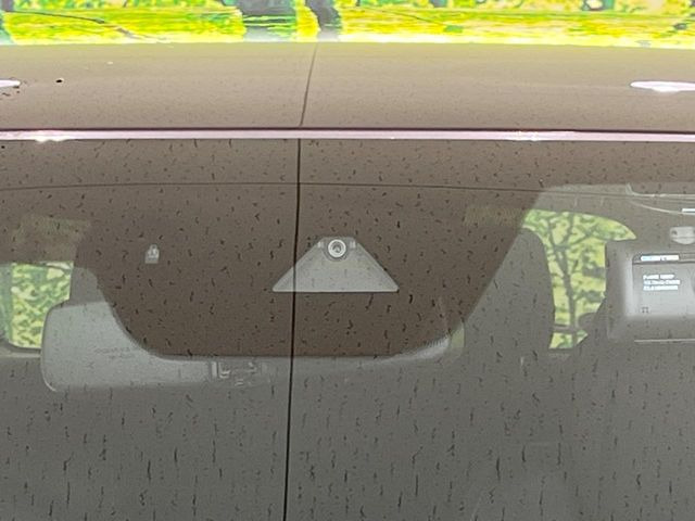 �y�X�}�[�g�u���[�L�T�|�[�g�z���s���ɑO���̎ԗ�����F�����A�Փ˂������Ȏ��͌x��ƃu���[�L�ŏՓˉ���Ɣ�Q�y�����A�V�X�g�B�����S�Ƀh���C�u�����y���݂��������܂��B