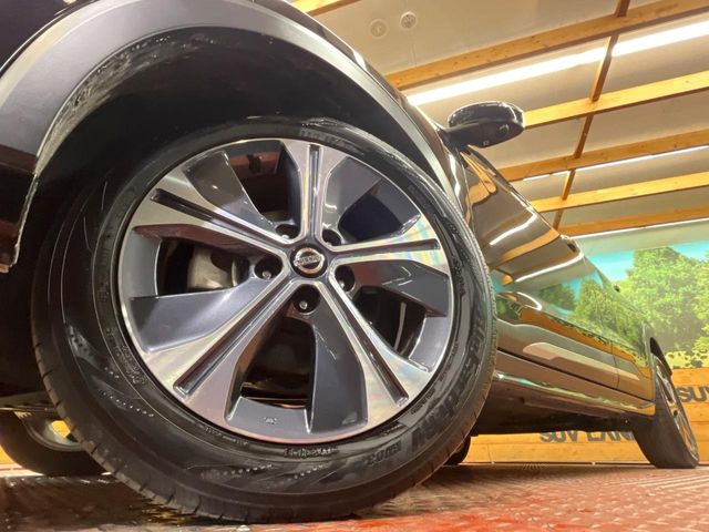 �y����17�C���`�A���~�z�C�[���z�O�ςɃ}�b�`���������A���~�z�C�[���𑕒����Ă���܂��B�e��ЊO�A���~�z�C�[����A�X�^�b�h���X�^�C�����戵�����Ă���܂��B���񂲑��k����������