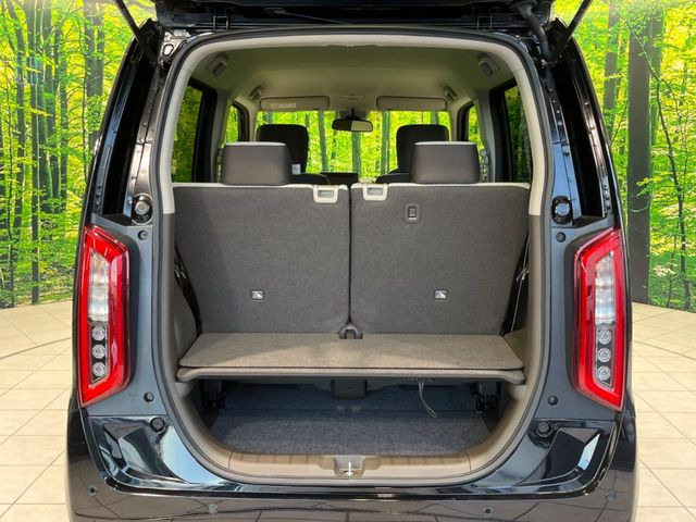 ���i�̂���������ʋ΁A���}���ɏ\���ȉ׎��X�y�[�X���m�ۂ��Ă���܂��B�Z�J���h�V�[�g��|���ƁA�傫�ȉו��̐ύڂ��\�ł���