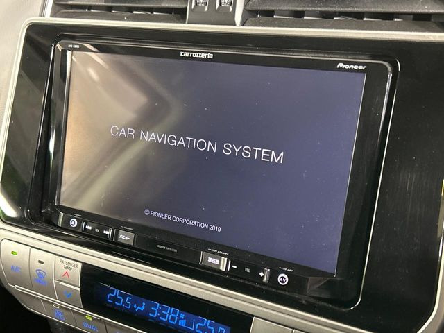 �y���ʃi�r�z�l�C�̑�^9�C���`�i�r�𑕔��B���݊��̂�����ʂ̓C���p�N�g��!�i�r���p���̃}�b�v�\���͌��₷���A�e���r��DVD�͗Տꊴ���A�b�v!�����̃h���C�u���O�b�Ɗy�����Ȃ�܂���