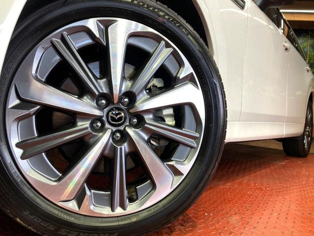 �y����20�C���`�A���~�z�C�[���z�O�ςɃ}�b�`���������A���~�z�C�[���𑕒����Ă���܂��B�e��ЊO�A���~�z�C�[����A�X�^�b�h���X�^�C�����戵�����Ă���܂��B���񂲑��k����������