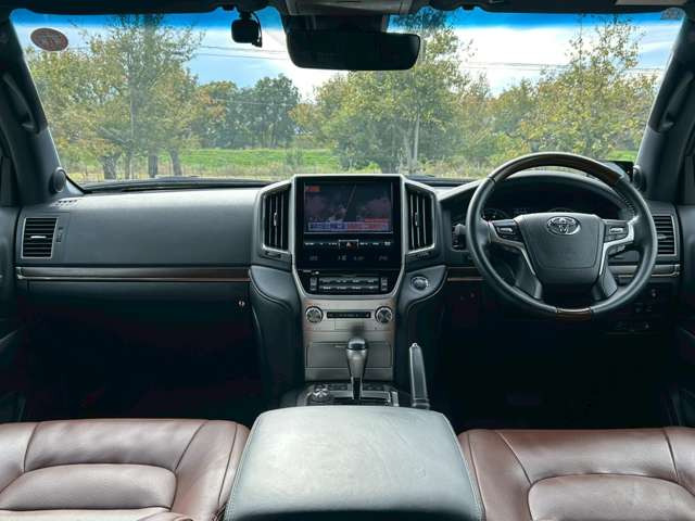 �S�Ԏ���\�ł��B�傫�ȓW����������ۂɉ^�]���Ă݂ĉ������B���ۂɏ���Ă݂Ă��ꂩ��̃J�[���C�t��z�����Ă���������