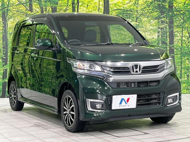 高透明度のガラス皮膜で撥水はもちろん、上質なツヤ・光沢を実現。紫外線や酸性雨から大切な愛車を保護し、色あせ・劣化を防止。「弾スプラッシュコート」、「弾プリミッサコート」からお選びいただけます。