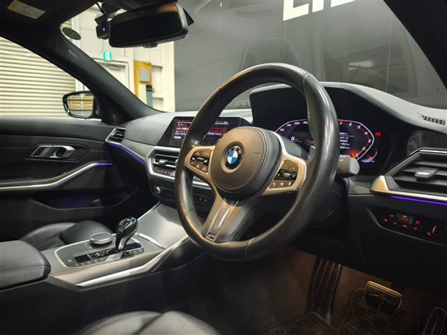 3シリーズセダンM340i xドライブ 4WD