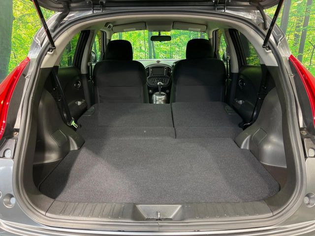 積み下ろしのしやすいデッキにはたっぷりと荷物を積み込んでいただけます。遊びから仕事まで、様々なシーンで頼れます♪