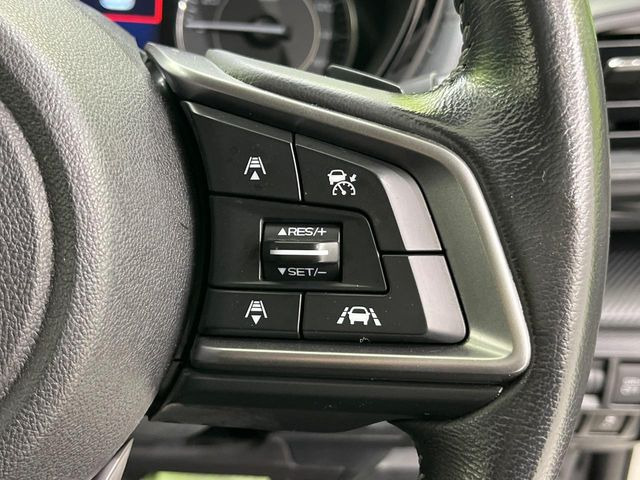 【クルーズコントロール】高速道路もラクラク走行。アクセルを離しても一定速度で走行ができ、長距離運転時の負担を軽減!加速・減速も簡単なスイッチ操作で調整できます。