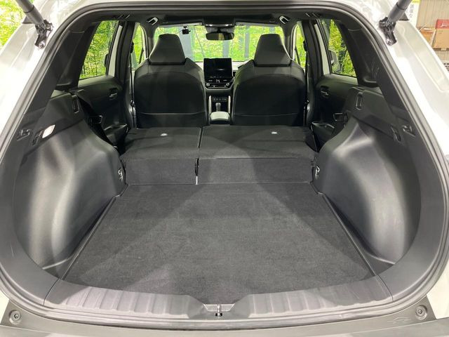 ���i�̂���������ʋ΁A���}���ɏ\���ȉ׎��X�y�[�X���m�ۂ��Ă���܂��B�Z�J���h�V�[�g��|���ƁA�傫�ȉו��̐ύڂ��\�ł���