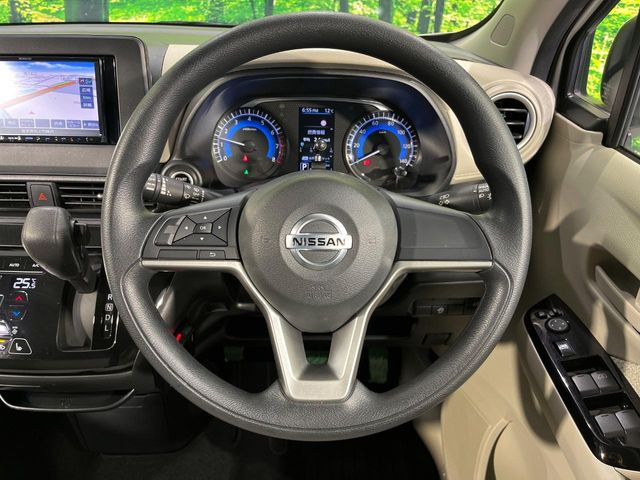 【ステアリングスイッチ】運転中、前方から目線をそらすことなく、オーディオ等の操作が可能な便利機能!安心&快適なドライブを演出してくれます♪