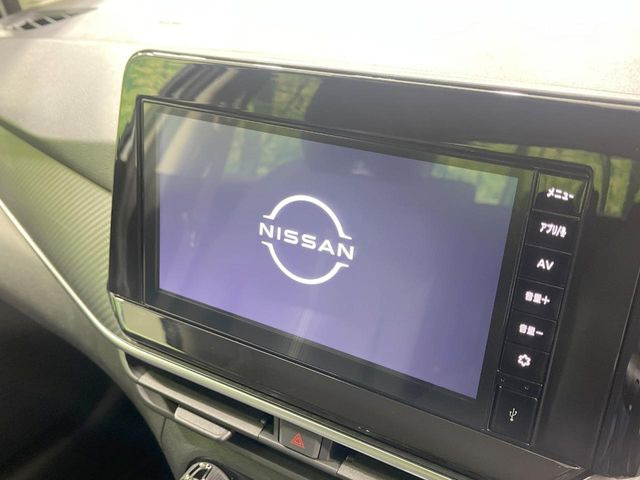 【ディスプレイオーディオ】視認性が高いディスプレイオーディオを装備♪操作性も良好で直感的なソース選択が可能です。