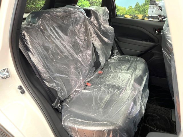 ���i���ȃI���W�i���t���A�}�b�g���I�v�V�����ɂĂ��p�ӂ��Ă���܂��B���D���ȃf�U�C����J���[�����Ԃɍ��킹�đI��ł����������Ƃ��ł��܂���