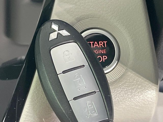 �y�I�y���[�V�����L�[�z�J�o����|�P�b�g�ɓ��ꂽ�܂܂ł��h�A�̎{���E�������\�ȃX�}�[�g�L�[�𑕔��B�G���W���̃I���E�I�t�����J�M�����o���K�v����������Ƃ��Ă��֗��ł���