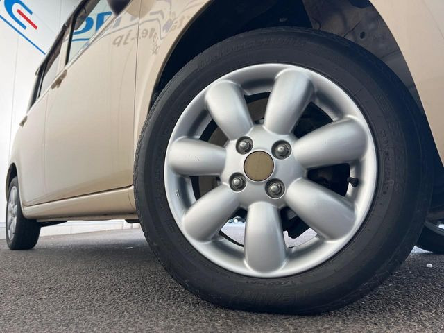 �y����14�C���`�A���~�z�C�[���z�O�ςɃ}�b�`���������A���~�z�C�[���𑕒����Ă���܂��B�e��ЊO�A���~�z�C�[����A�X�^�b�h���X�^�C�����戵�����Ă���܂��B���񂲑��k����������