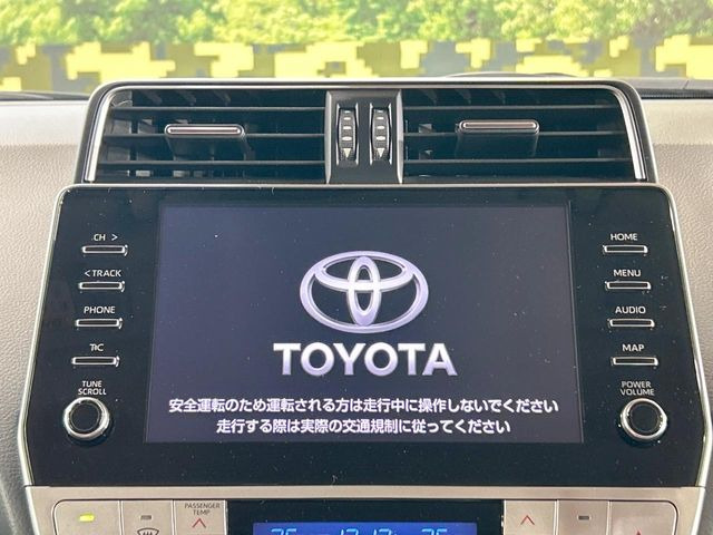 【9インチ ディスプレイオーディオ】大画面ディスプレイへお持ちのスマートフォンと連携して、ナビやbluetoothでの音楽再生が可能です♪デザインはもちろん操作性も良好!別途ナビ機能の取付可能です♪