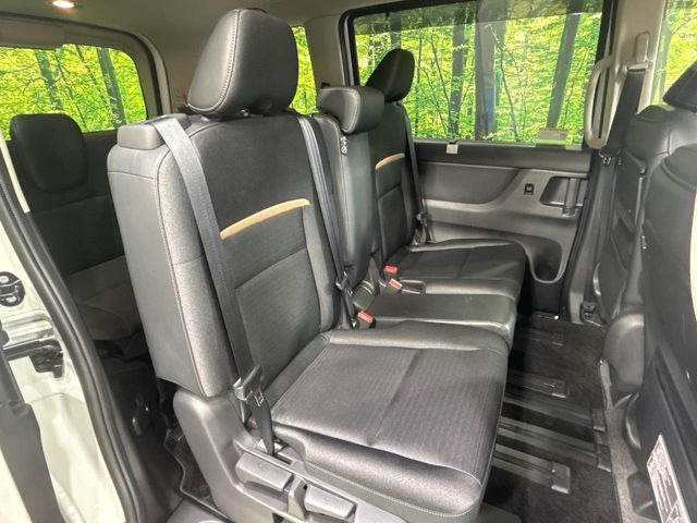 �Z�J���h�V�[�g�͒������������ƂȂ��Ă���A�X���C�h����ΒʘH�X�y�[�X���o��!�O��̈ړ����Ƃ��Ă��ȒP�ł���������A8����Ԏ������K�ȍ���S�n�̃V�[�g�ƂȂ��Ă��܂���