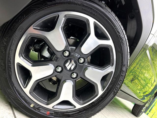 �y����15�C���`�A���~�z�C�[���z�O�ςɃ}�b�`���������A���~�z�C�[���𑕒����Ă���܂��B�e��ЊO�A���~�z�C�[����A�X�^�b�h���X�^�C�����戵�����Ă���܂��B���񂲑��k����������