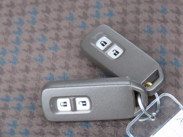 �L�[���|�P�b�g�ɓ��ꂽ�܂܂ł��G���W��ON/OFF�A�h�A�{��/�J���\���֗��ȃX�}�[�g�L�[�t�ł���