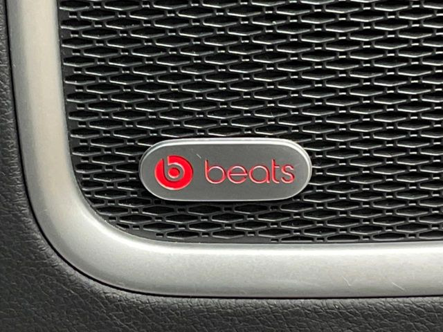 ●Beatsサウンドシステム:高いインテリア性が特徴のプレミアムサウンドシステムを装備しており、高品質かつ臨場感のある音楽を車内でお楽しみいただけます。