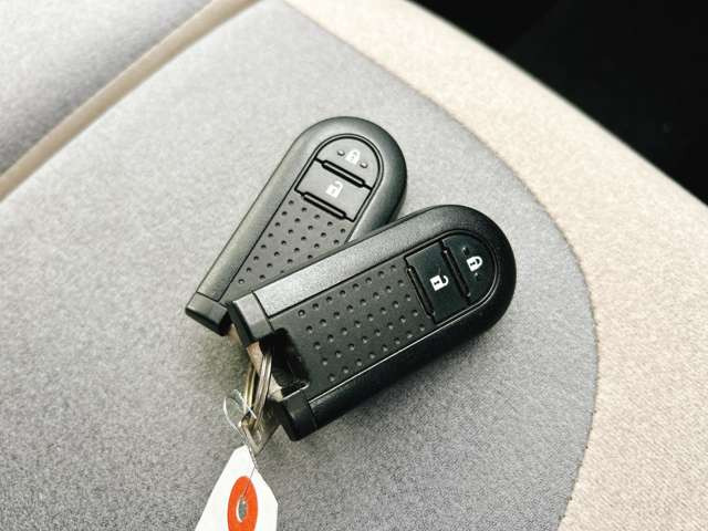 �y�X�}�[�g�L�[�z�J�o����|�P�b�g�ɓ��ꂽ�܂܃h�A�̊J���ł��A�y�X�G���W�����������܂���