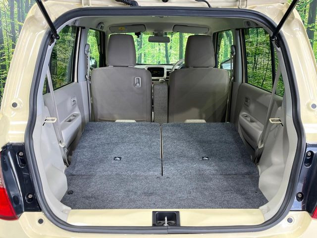 普段のお買い物や通勤、送迎等に十分な荷室スペースを確保しております。セカンドシートを倒すと、大きな荷物の積載も可能です♪