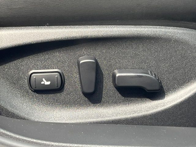 【パワーシート】スイッチ一つで簡単にシートの微調整が可能!電動だから力もいりません!快適なシートポジションにセットして、快適なドライブをお楽しみください。