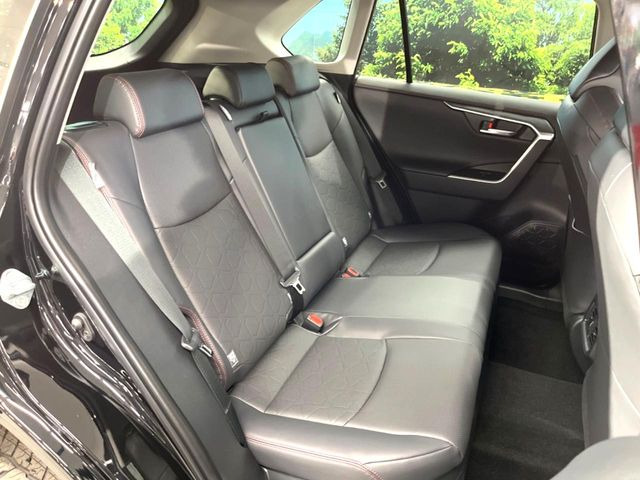 ���i���ȃI���W�i���t���A�}�b�g���I�v�V�����ɂĂ��p�ӂ��Ă���܂��B���D���ȃf�U�C����J���[�����Ԃɍ��킹�đI��ł����������Ƃ��ł��܂���