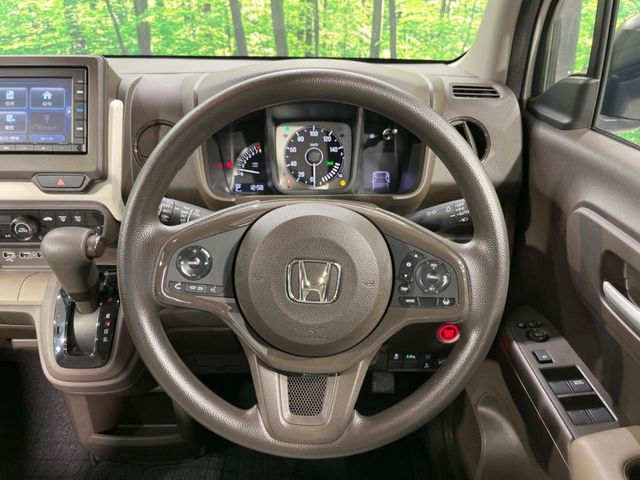 ステアリングも使用感が少なく、きれいな状態となっております♪