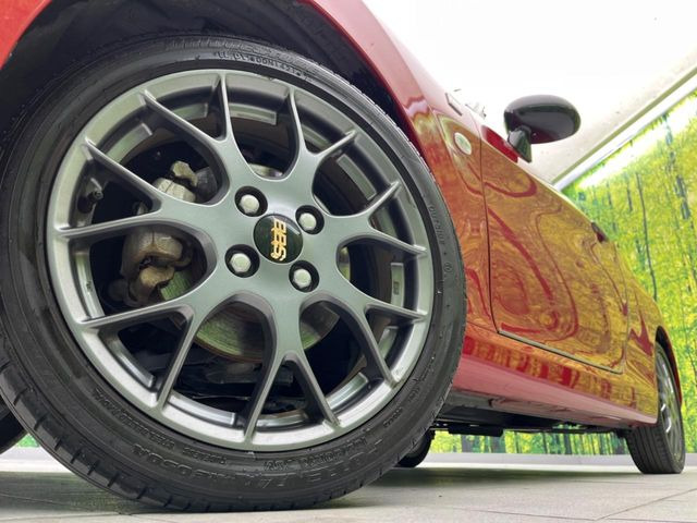 �y����BBS16�C���`�A���~�z�C�[���z�O�ςɃ}�b�`���������A���~�z�C�[���𑕒����Ă���܂��B�e��ЊO�A���~�z�C�[����A�X�^�b�h���X�^�C�����戵�����Ă���܂��B���񂲑��k����������