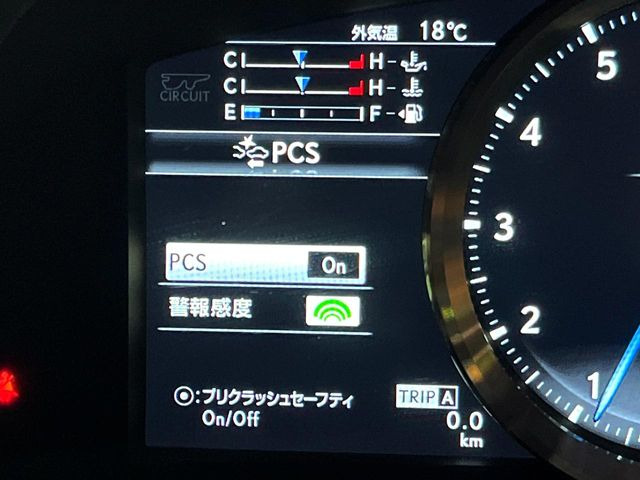 �y�v���N���b�V���Z�[�t�e�B�z�O���̎ԗ��������m���A�Փ˂������Ȏ��͌x��Œ��ӂ𑣂��A�u���[�L�𓥂ޗ͂��T�|�[�g�B�u���[�L�𓥂߂Ȃ������ꍇ�͏Փ˔�Q�y���u���[�L���쓮�A�Փˉ�����T�|�[�g���܂��B