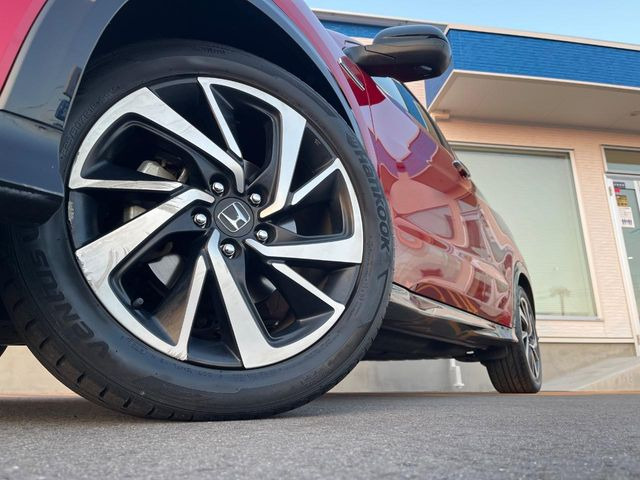 �y����18�C���`�A���~�z�C�[���z�O�ςɃ}�b�`���������A���~�z�C�[���𑕒����Ă���܂��B�e��ЊO�A���~�z�C�[����A�X�^�b�h���X�^�C�����戵�����Ă���܂��B���񂲑��k����������