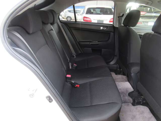 K&Kモータース長岡の在庫をご覧いただき、ありがとうございます!☆店頭に展示していない場合もございますので、お手数ですが、ご来店いただく際は事前に連絡をお願いいたします。お車を準備してお待ちしております