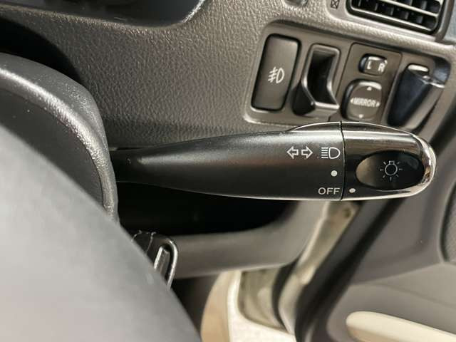 運転席周りに大きな傷、汚れ、へたりなどなく良質な状態です!