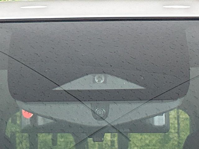 �y�C���e���W�F���g�G�}�[�W�F���V�[�u���[�L�z�t�����g�J�����őO���̎ԗ�����s�҂����m�B�Փ˂������Ȏ��͏Փ˔�Q�y���u���[�L���쓮�A�Փˉ�����T�|�[�g�B�����S�Ƀh���C�u�����y���݂��������܂��B