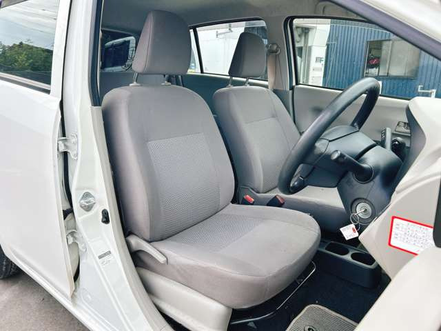 お客様のご予算帯に合わせたお車を常時100台以上取り揃えています!当社のスタッフがお客様のお車選びをしっかりサポートしご提案させていただきます!