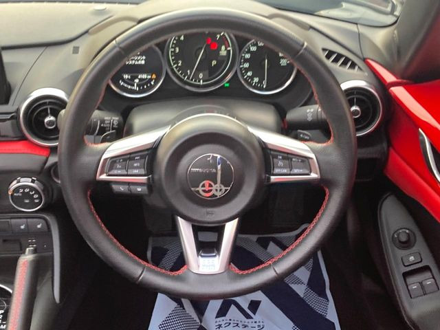 �y�����v�����X�e�A�����O�z�㎿�Ȋv���g�p���邱�ƂŁA��ɂ����������݂ƂĂ��^�]���₷���n���h���ł���