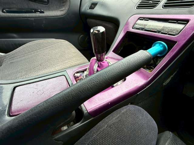 �C�ɂȂ邨�Ԃ�����܂�����E�̓d�b�ԍ����璼�ڂ��X�ɂ��₢���킹���������B�x�����@����ԗ����A��Ԃ܂łȂ�ł������������Ē����܂��B�X�^�b�t�ꓯ���A�����҂����Ă���܂��B