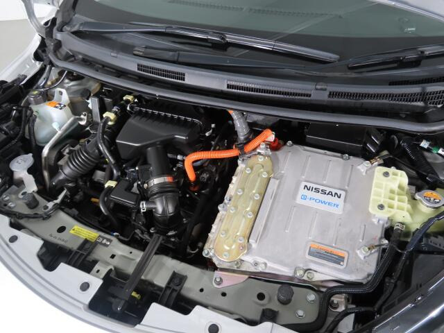 エンジンルームもきれいですよ。機関機構系も良好です。納車前に点検整備も行います。エンジンオイル・オイルフィルター・エアコンフィルター・ワイパーゴムは必ず交換致します(エアコンフィルターは、装着車のみ)