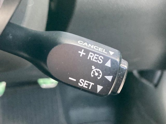 �y�N���[�Y�R���g���[���z�������H�����N���N���s�B�A�N�Z���𗣂��Ă���葬�x�ő��s���ł��A�������^�]���̕��S���y��!�����E�������ȒP�ȃX�C�b�`����Œ����ł��܂��B