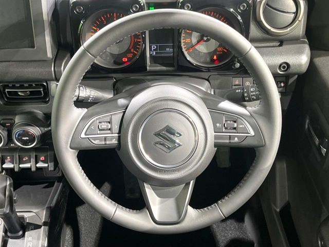 �y�����v�����X�e�A�����O�z�㎿�Ȋv���g�p���邱�ƂŁA��ɂ����������݂ƂĂ��^�]���₷���n���h���ł���