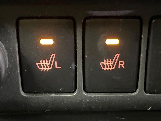 【シートヒーター】寒い日に重宝するシートヒーター!エアコンより早く温まってくれるので寒がりの人も安心ですね♪エアコンの温風は乾燥するから苦手、という方にもをおすすめです。